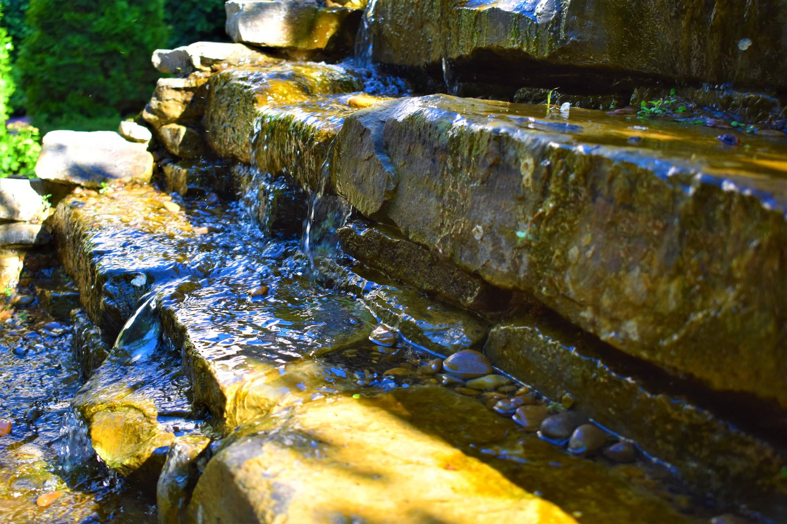 водопады из природного камня Запорожье, строительство водопадов из природного камня Запорожье, каскады из природного камня Запорожье, ландшафтный дизайн Запорожье